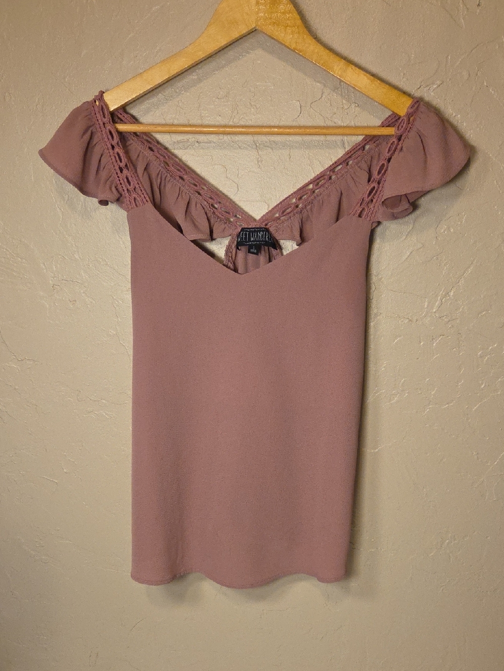 Sweet Wanderer Mauve Lace-Trim Off-Shoulder Tank Size Small